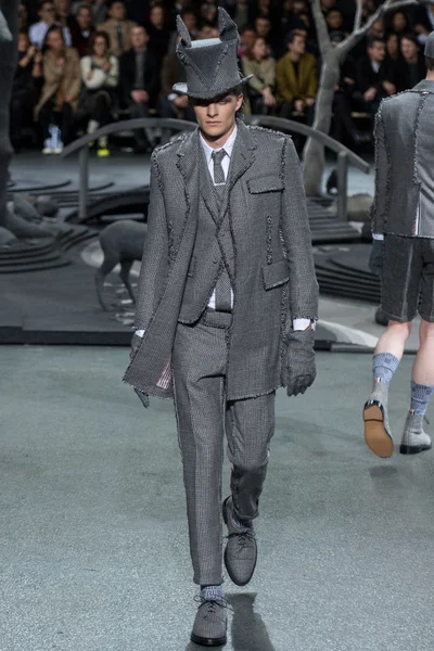 Look 11